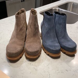 Two pair Women’s Joan of Arctic Wedge. SIZE 8